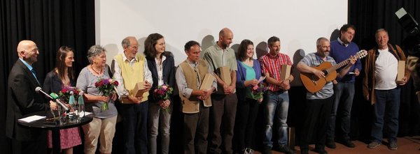 Rappresentanti del “Comitato promotore per un comune senza pesticidi – Malles” al conferimento del premio